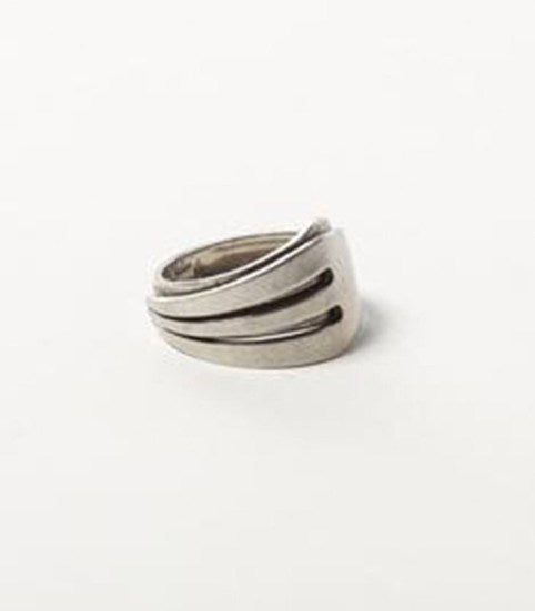 Elegant Minimalist Upcycled Ring – Stitch'd